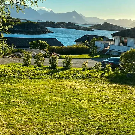 Scenic Lofoten Fjord View Aurora & Midnight Sun * Vestvagoy